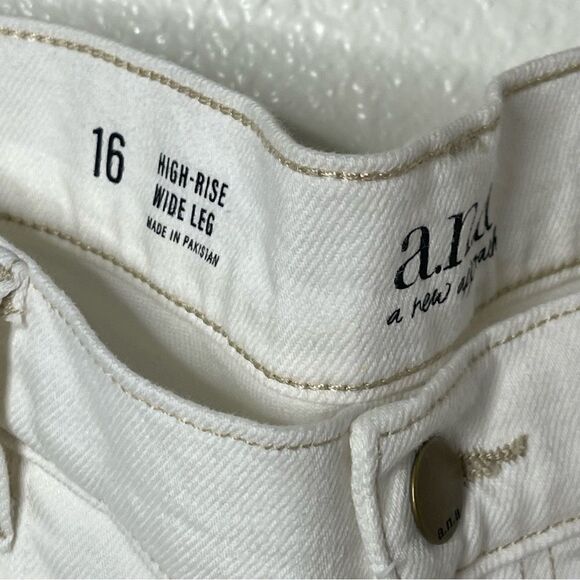 A New Approach High Rise Wide Leg White Jean Pants Size 16 Plus NWT- defected - Picture 8 of 13